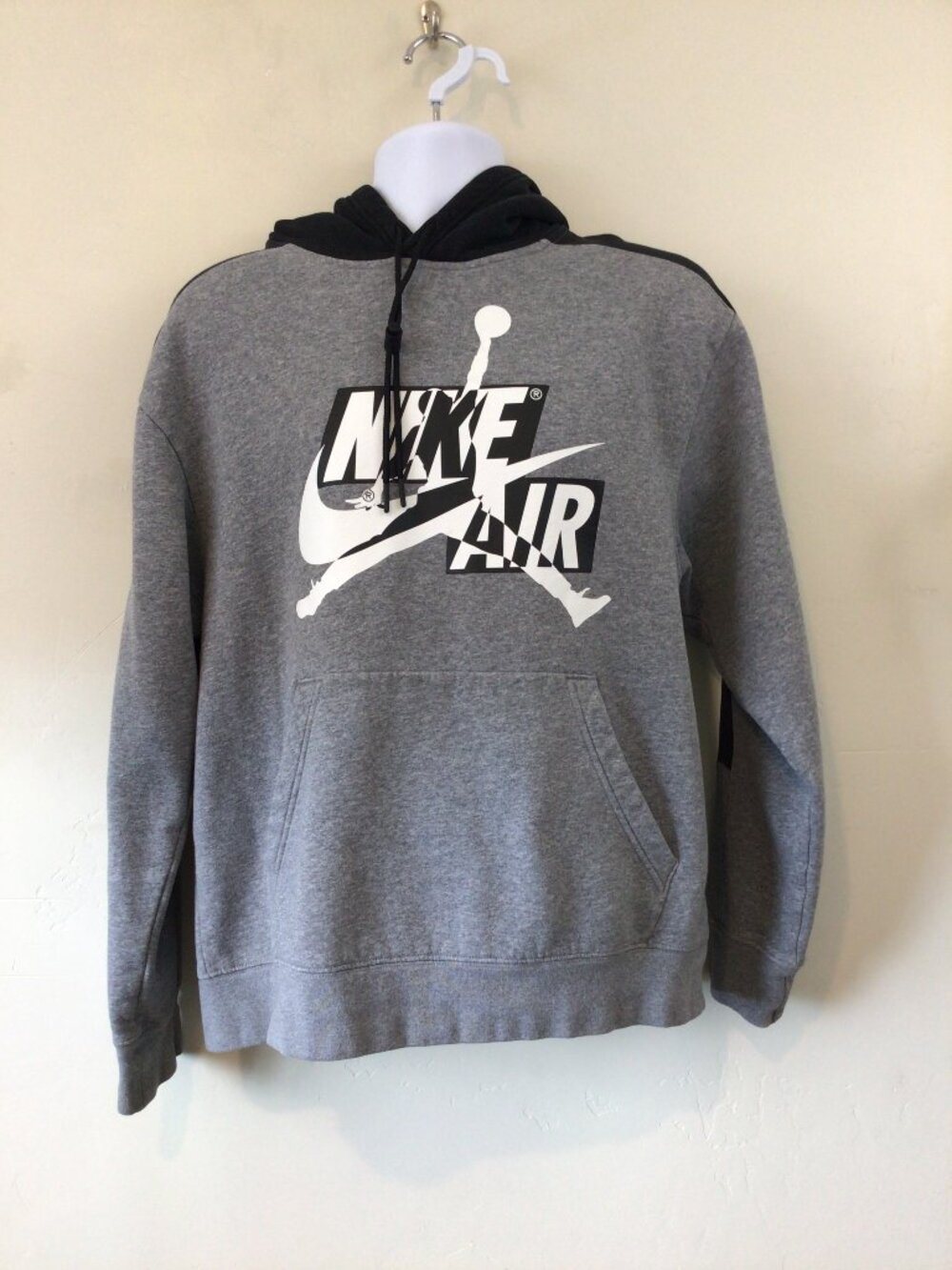 Nike Air Jordan Standard Fit Gray Sweatshirt and Sweatpants Sweatsuit Set Medium